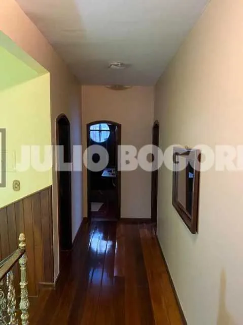 Condo house with 5 bedrooms and 4 bathrooms — photo 14