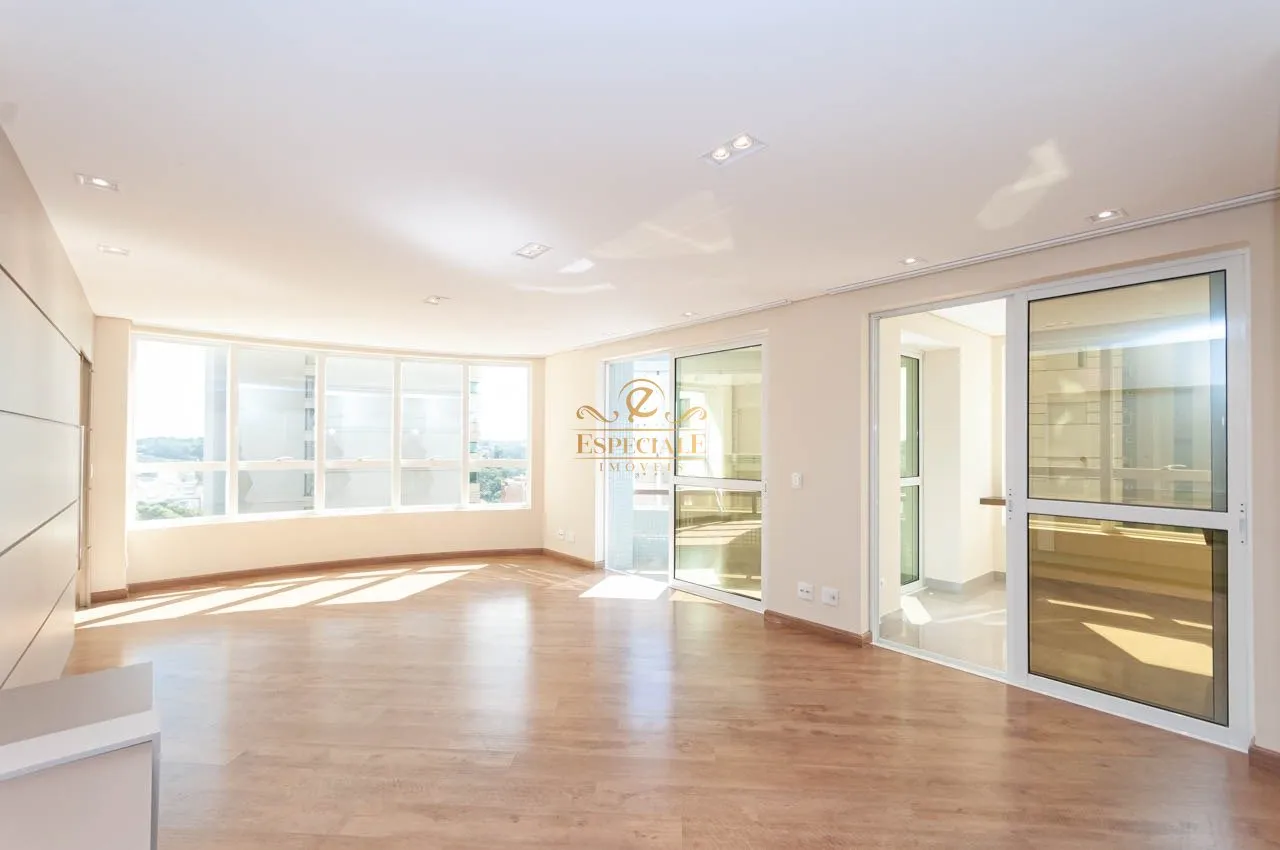 4-bedroom apartment with 2 suites, 331 m²