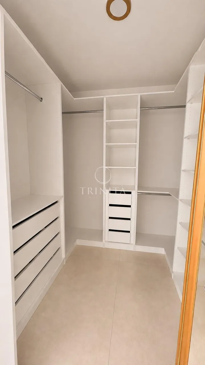 Unfurnished apartment with 3 bedrooms and 4 bathrooms — photo 6