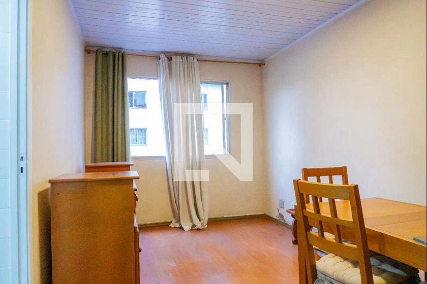 Деревянный пол или ламинат и 3 спальни: квартира 65 м²