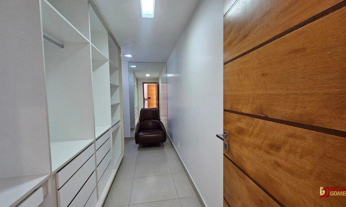 Apartamento de 212 m² com banheira e varanda envidraçada — photo 8