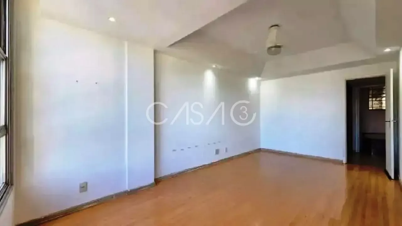 190 m² apartment with a walk-in closet and a water view — photo 12