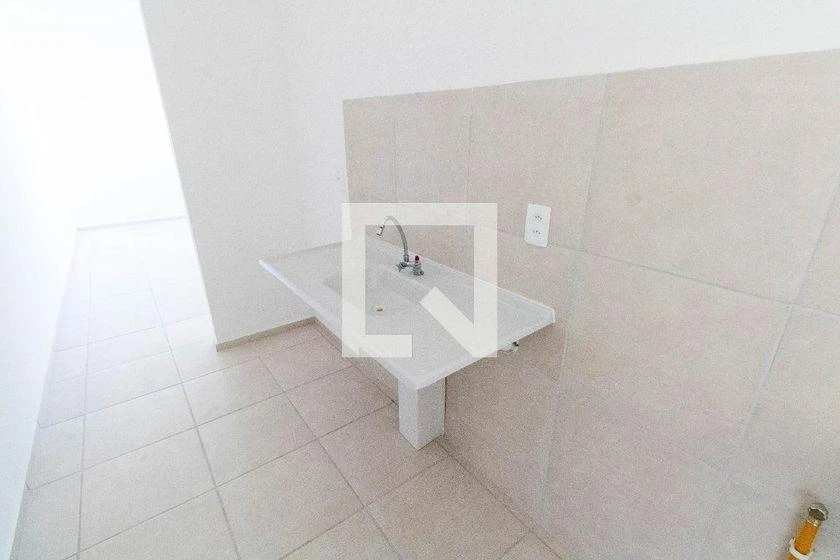 2-bedroom apartment with a closed-off kitchen — photo 8