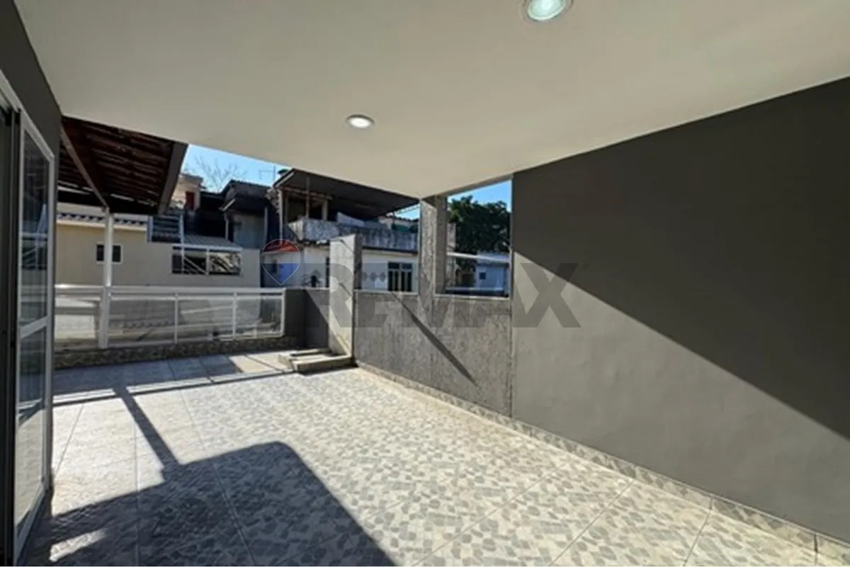 Balcony with a grill in a 3-bedroom house, 104 m² — photo 27