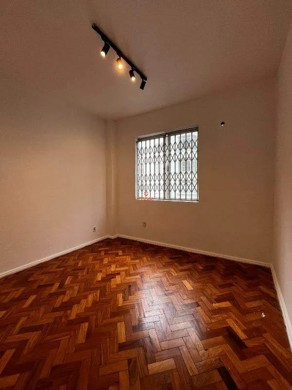Дерев'яна підлога або ламінат та 2 спальні: квартира 70 м² — photo 3