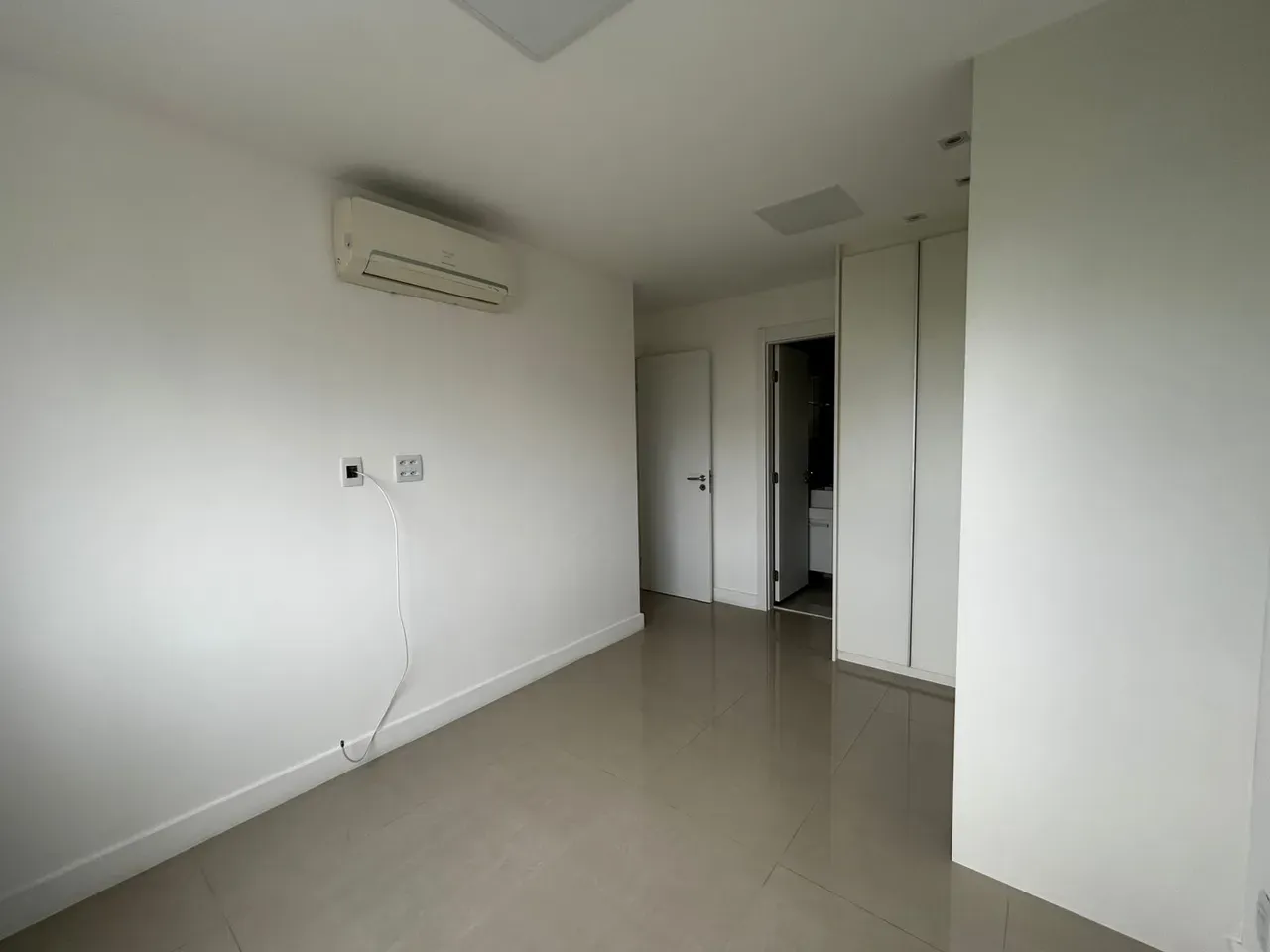 Apartamento de 2 quartos com varanda e cozinha separada — photo 23