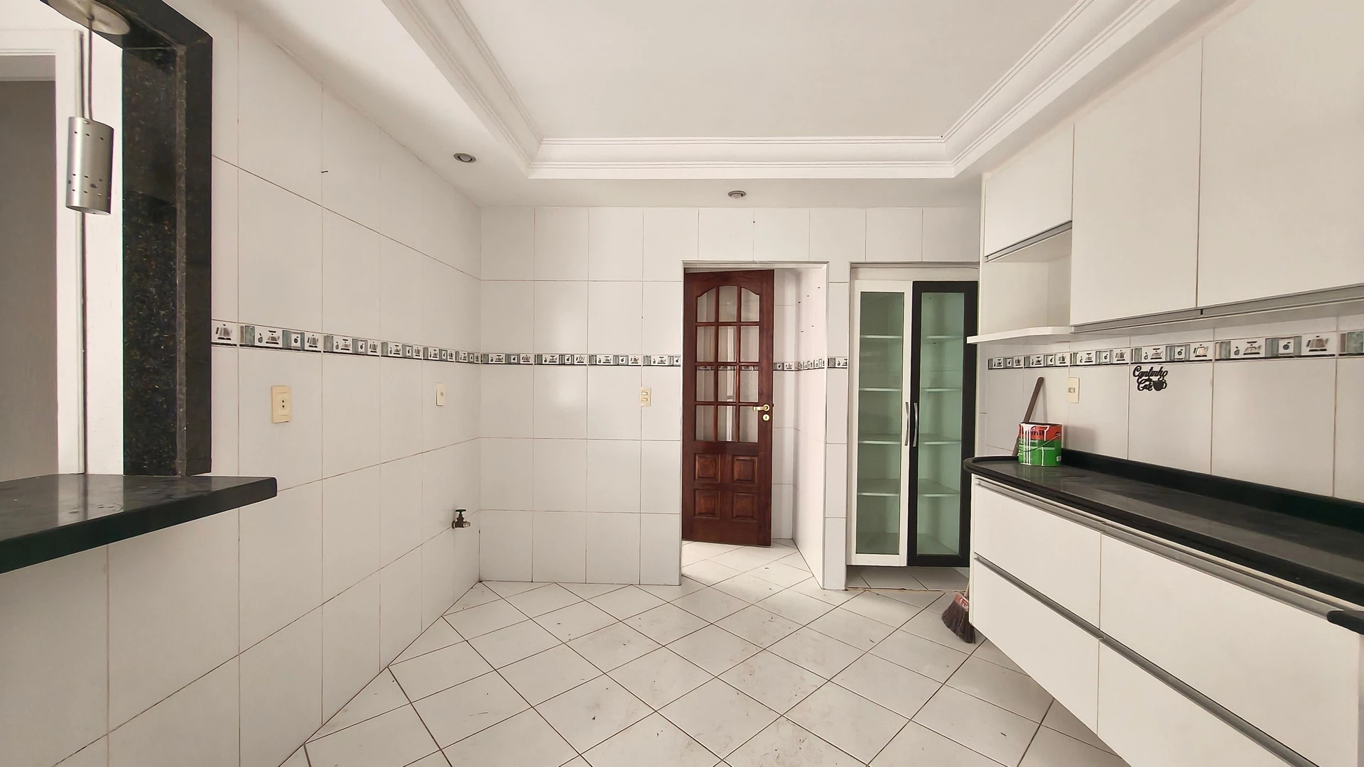 3-bedroom house with a walk-in closet in Rio de Janeiro — photo 48