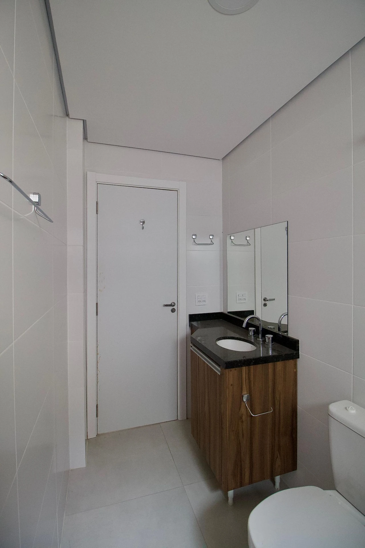 Floor-to-ceiling windows in a 3-bedroom house, 160 m² — photo 41