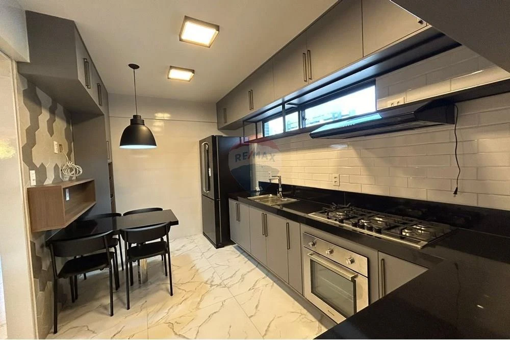 Furnished apartment, 132 m², with a glass-enclosed balcony — photo 2