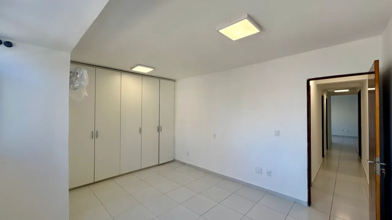 3-bedroom apartment in a building with a pool — photo 6