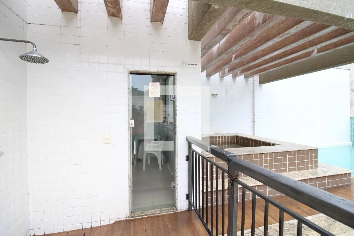 Furnished 2-bedroom apartment with glass balcony — photo 53