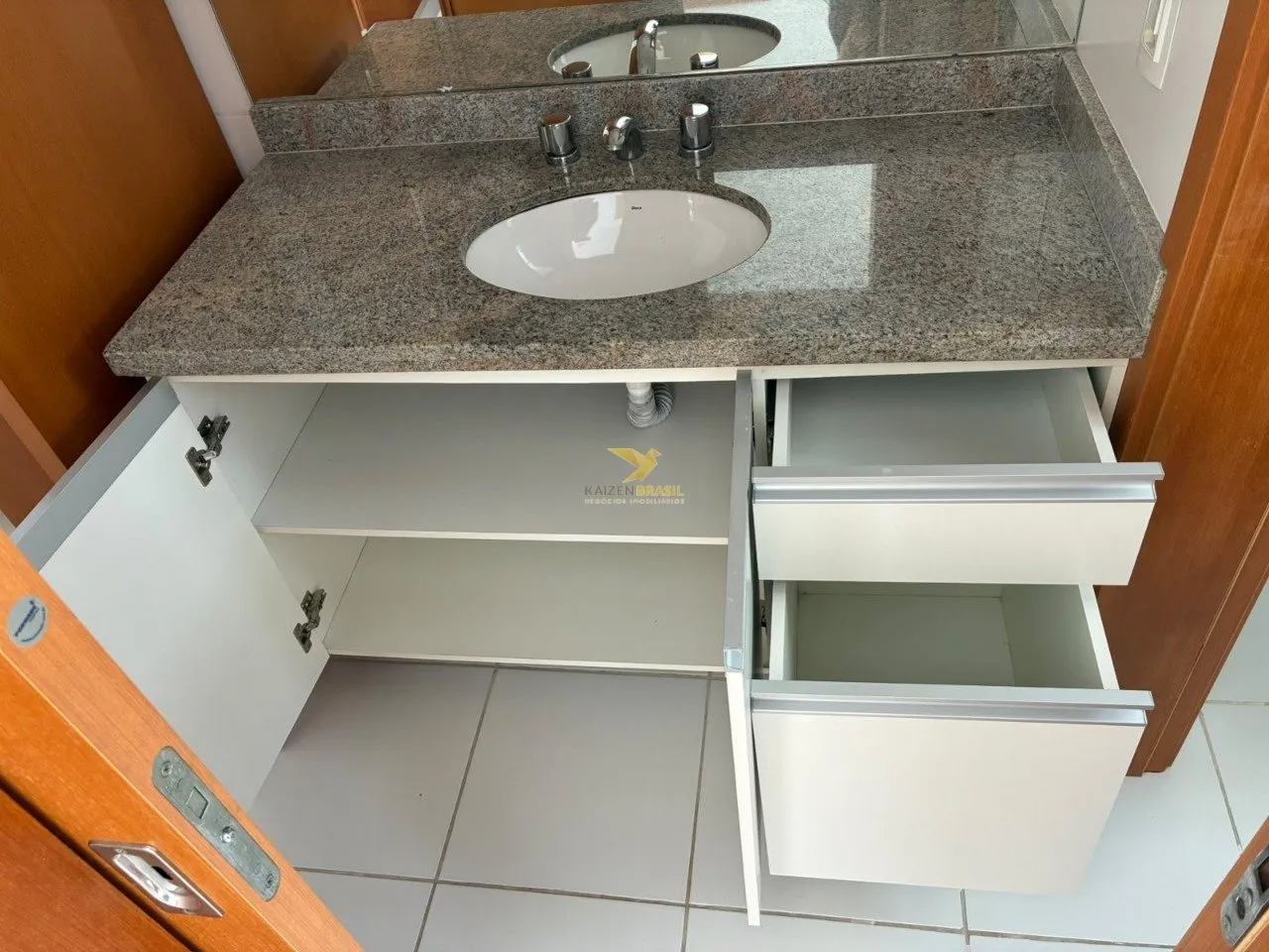3-bedroom apartment, 1 with its own bathroom, 97 m² — photo 34