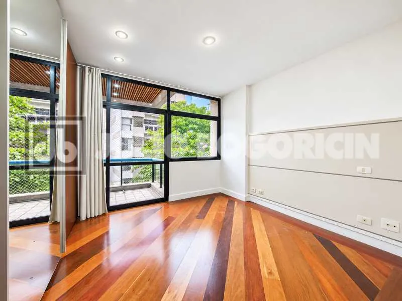 Квартира 125 м² із заскленим балконом та видом на гори — photo 3