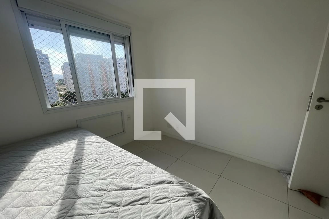 Furnished 2-bedroom apartment with balcony — photo 5