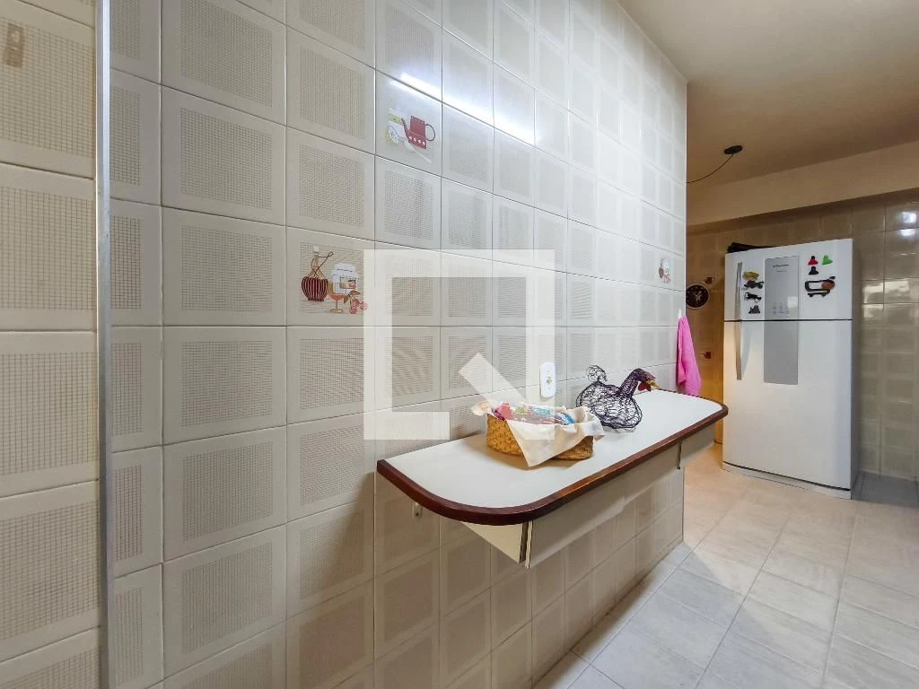 Furnished 4-bedroom apartment with balcony — photo 14
