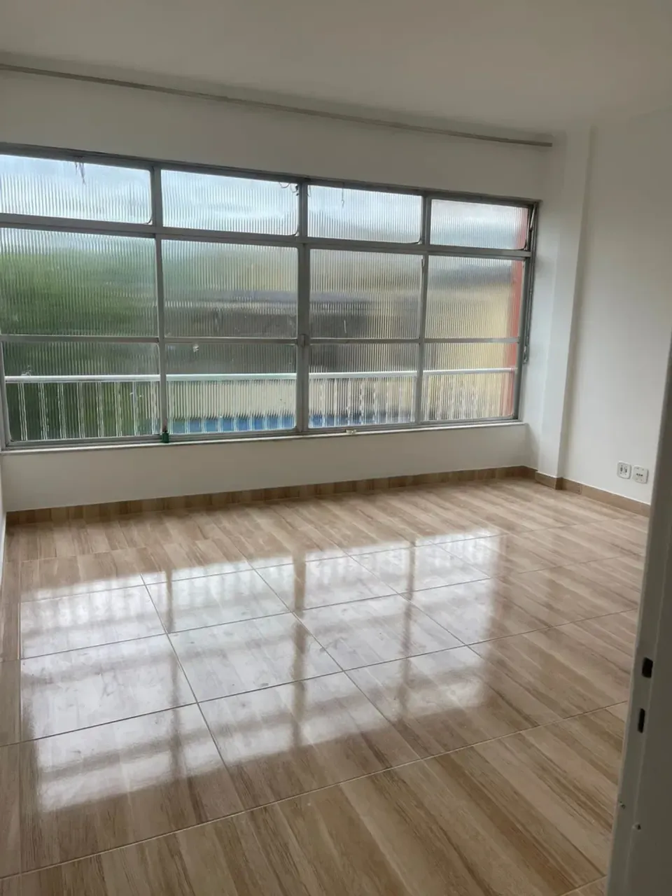 2-bedroom apartment with 1 bathroom and parking space