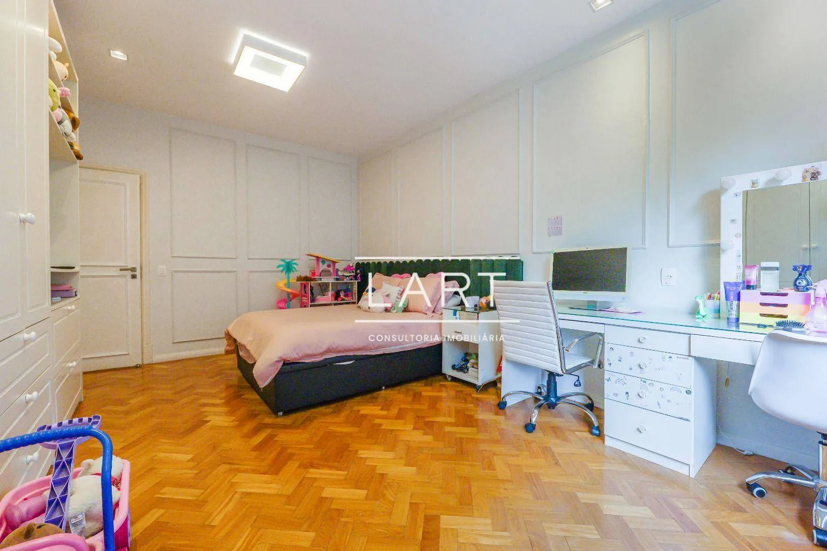 4-bedroom apartment with 453 m² and shared elevator — photo 23