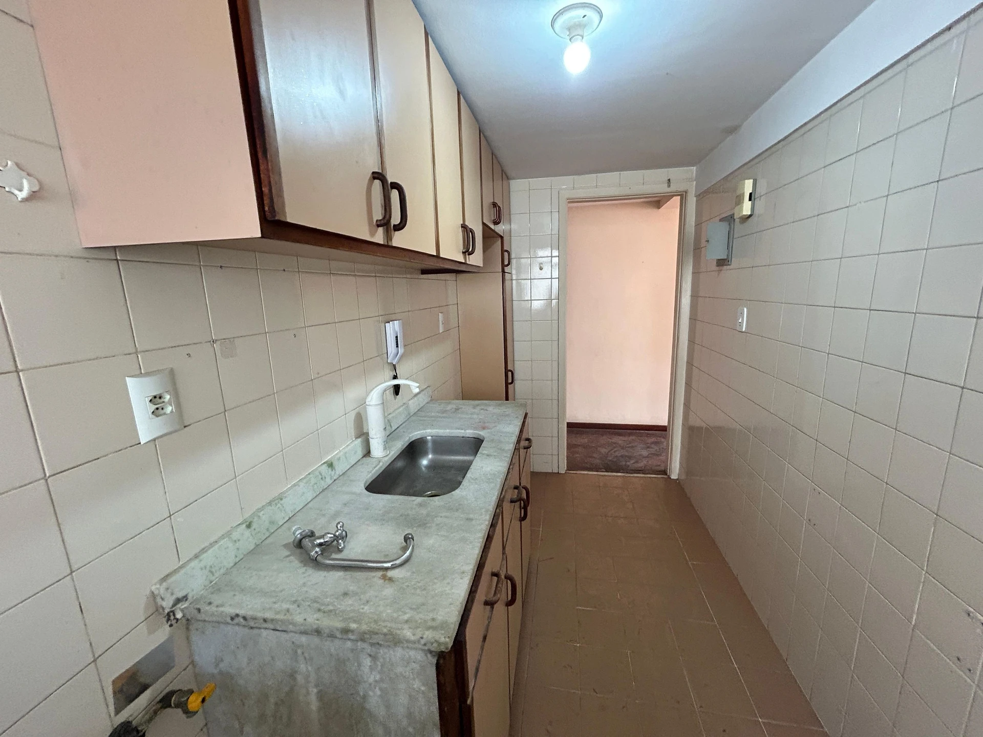 Unfurnished rental apartment with 2 bedrooms and parking — photo 20