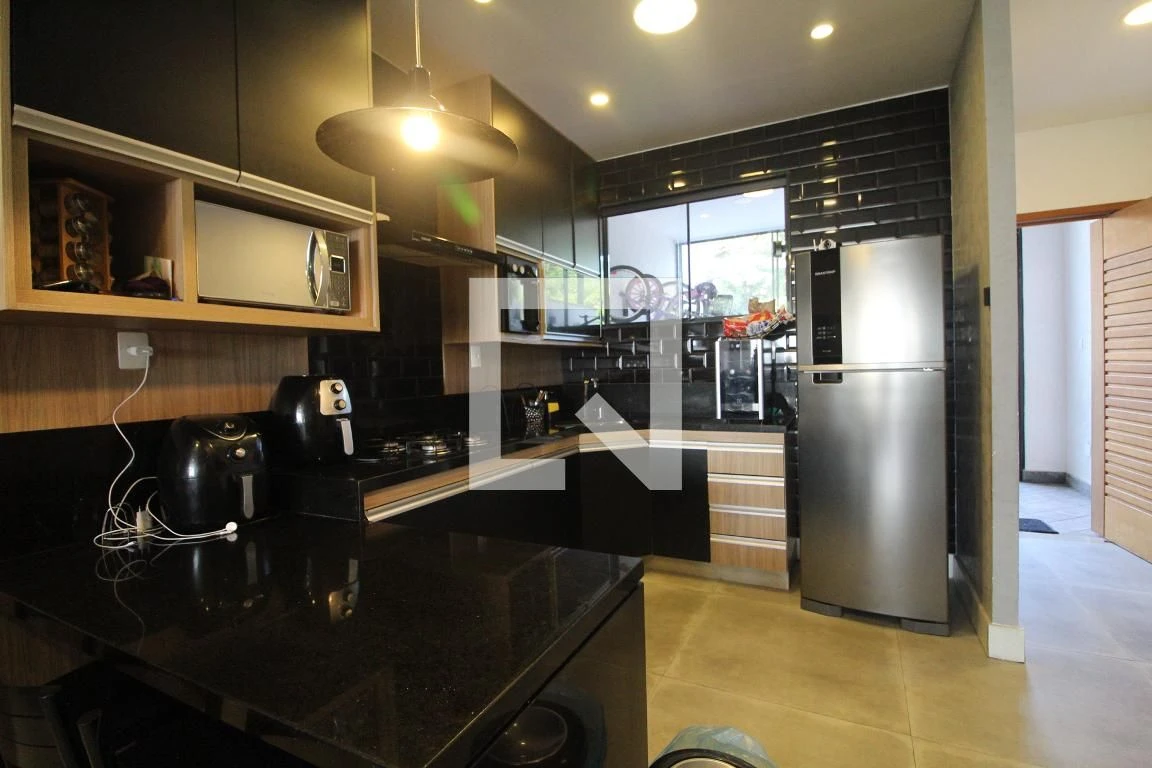 Furnished house with 4 en-suite bedrooms and private garden — photo 31