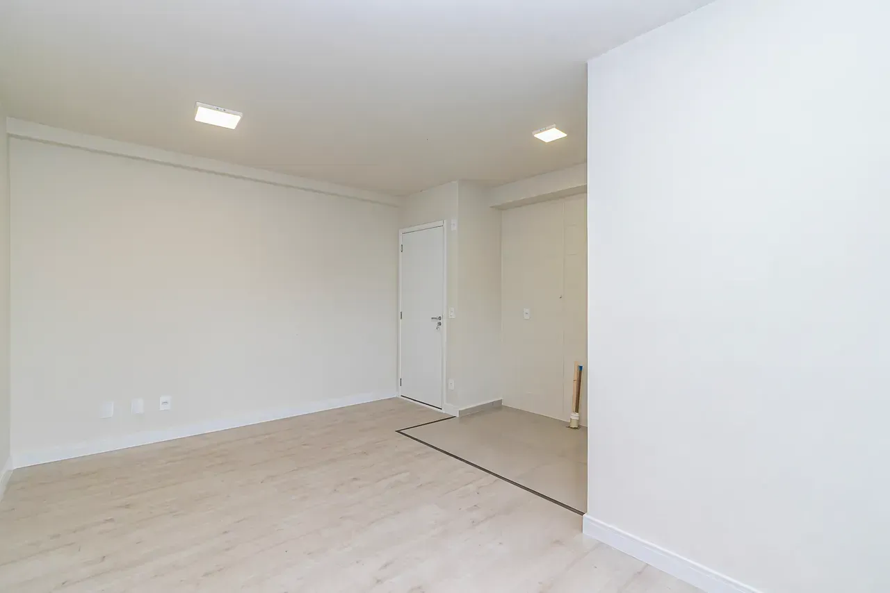 Park view in a 2-bedroom apartment, 52 m² — photo 6
