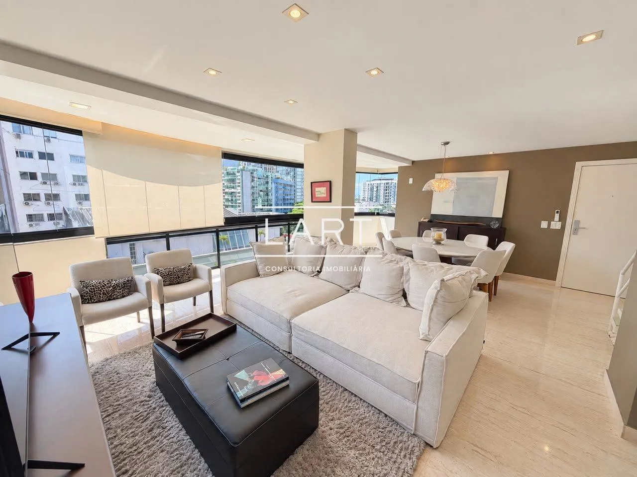 Furnished apartment, 220 m², with floor-to-ceiling windows — photo 18