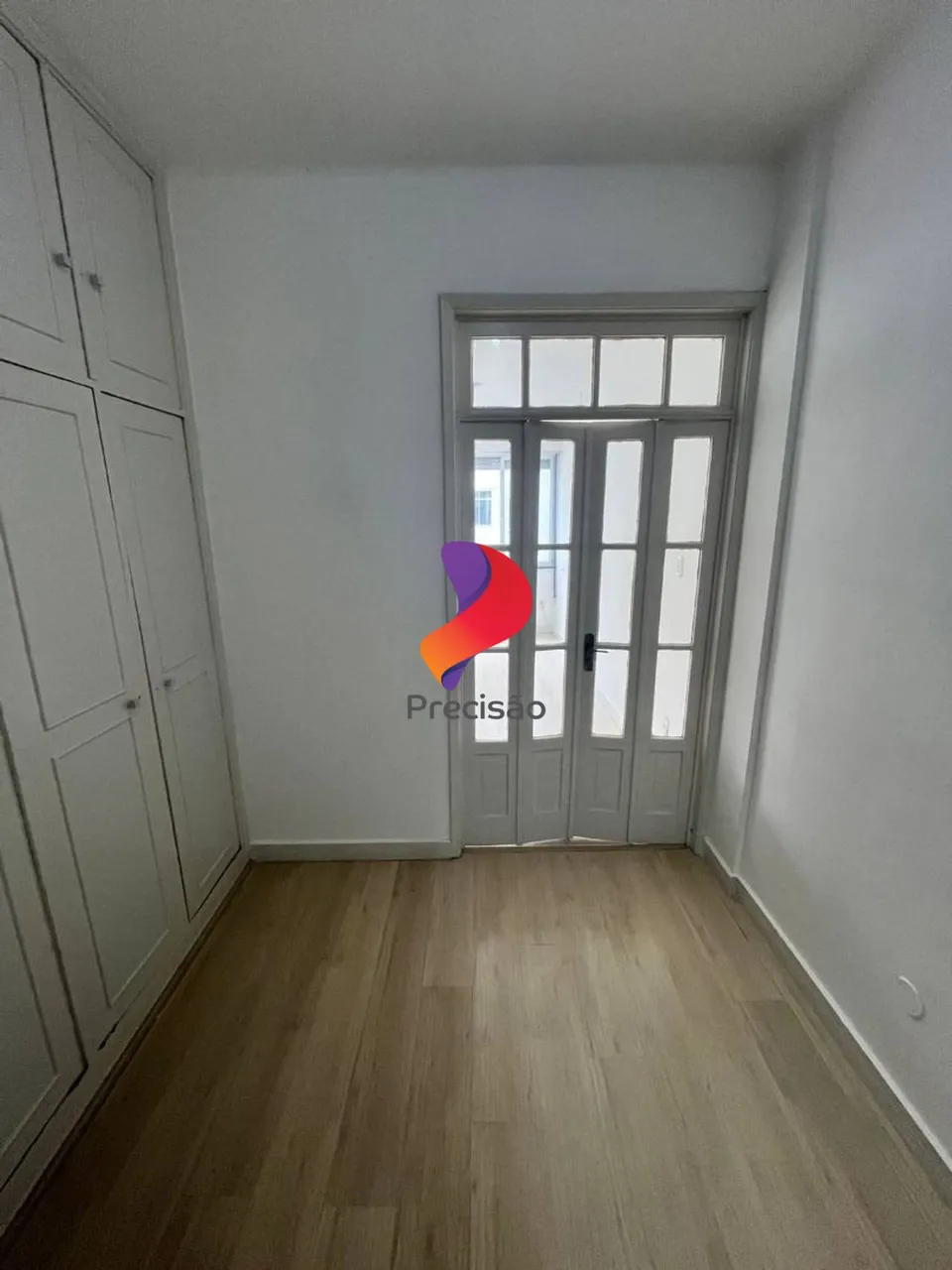 Studio-style apartment with split bedroom and living 28 m² — photo 8