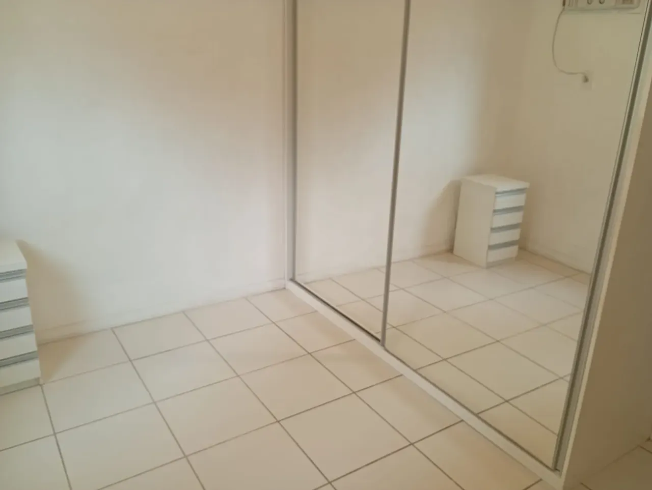 Будинок 50 м² із заскленим балконом та робочим місцем — photo 6