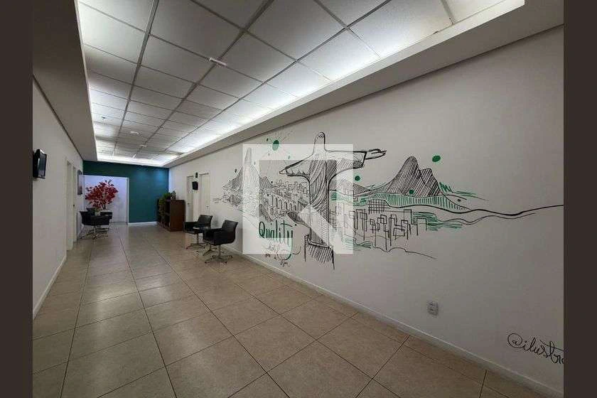 Студия 37 м² с балконом и компактной кухней — photo 26