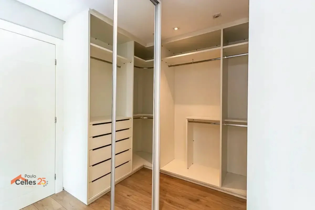 Furnished house, 275 m², with a glass-enclosed balcony — photo 29