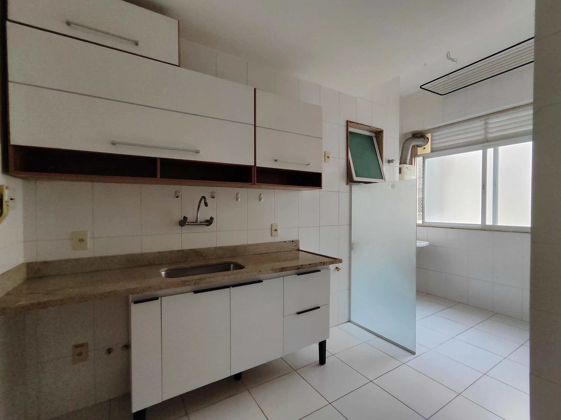 3-bedroom apartment, 1 with its own bathroom, 100 m² — photo 2