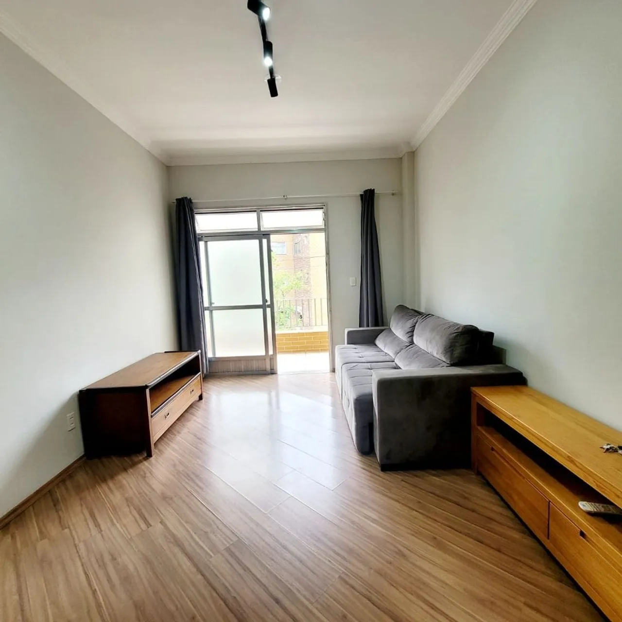 Furnished 95 m² apartment with 2 bedrooms and balcony — photo 8