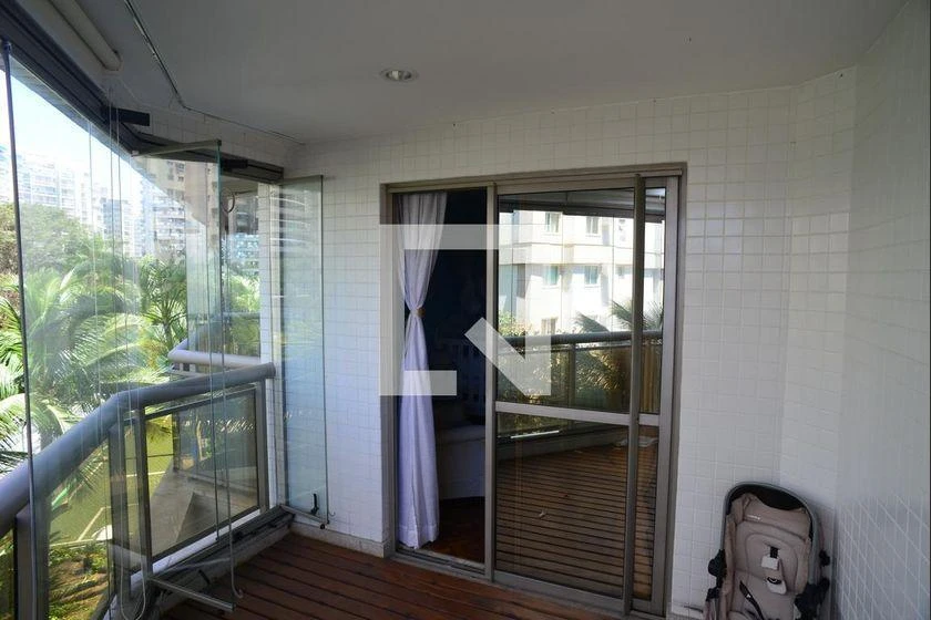 Apartamento para aluguel com varanda envidraçada e 4 quartos — photo 35