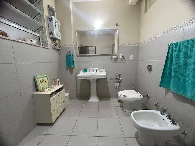 Wood or laminate floors in a 2-bedroom apartment, 98 m² — photo 18