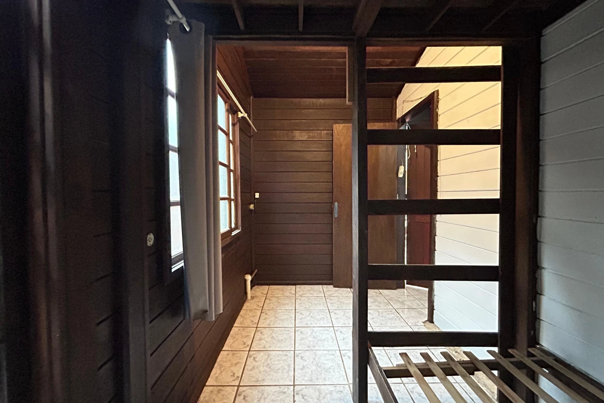 House, 100 m², with floor-to-ceiling windows — photo 23