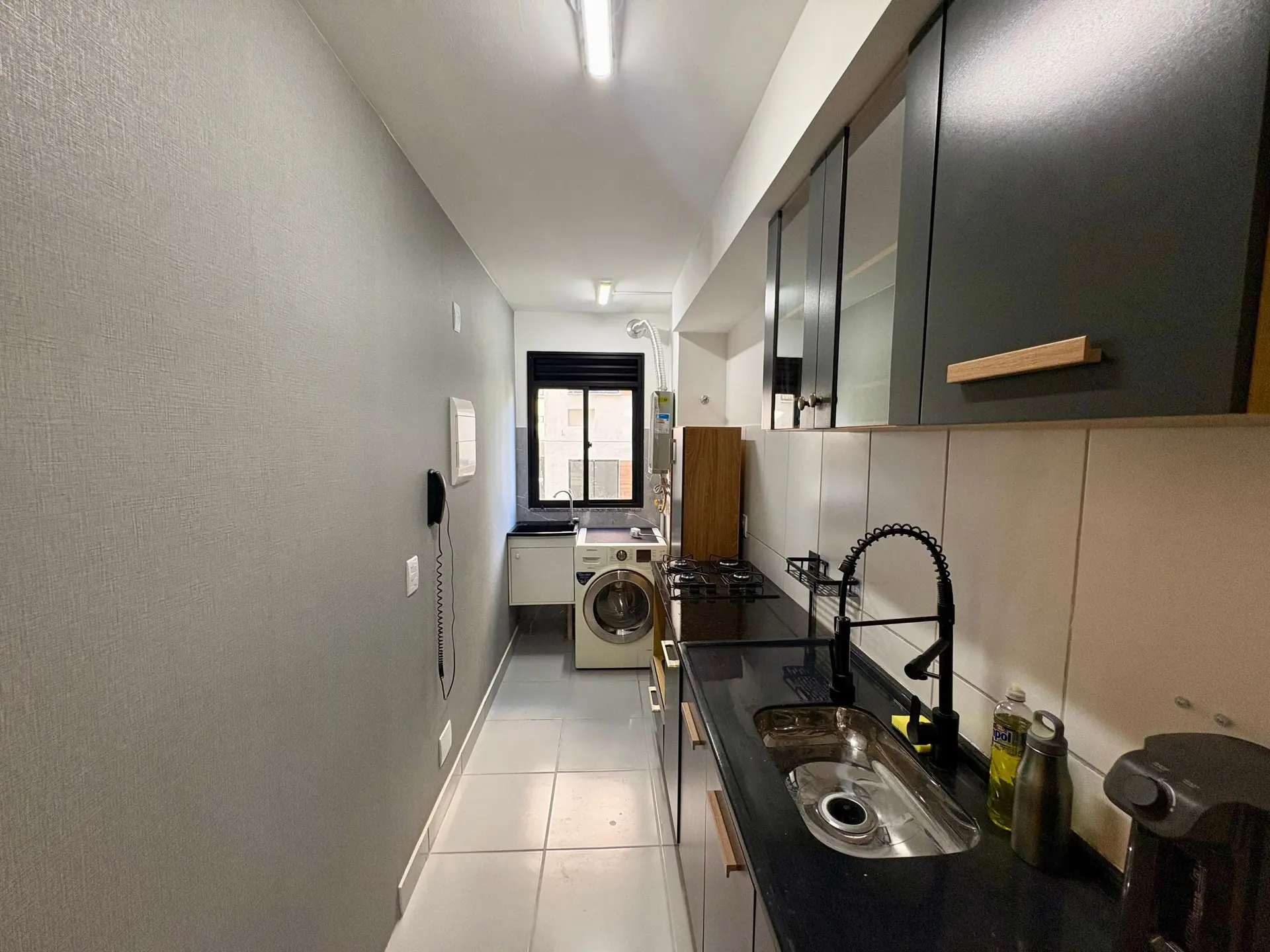2-bedroom apartment in a building with a gym — photo 4