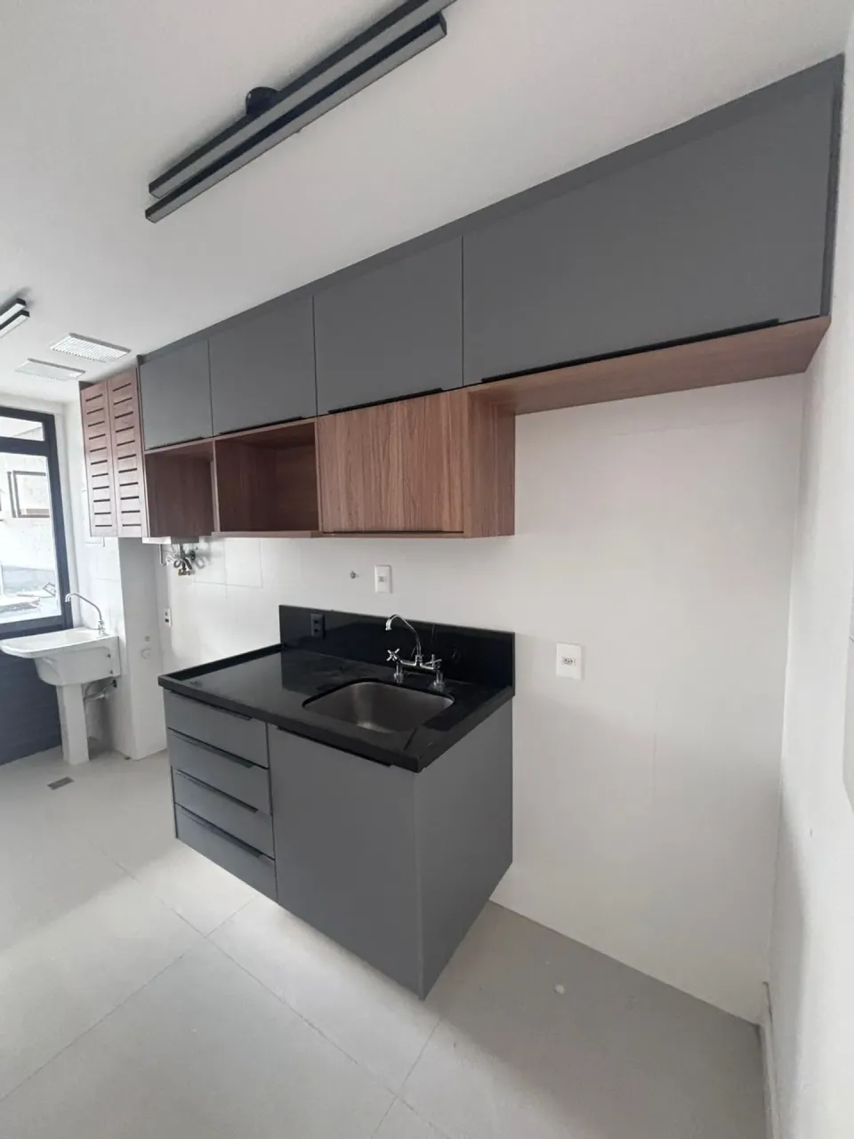 Apartment with 2 bedrooms, 3 bathrooms and a balcony — photo 2
