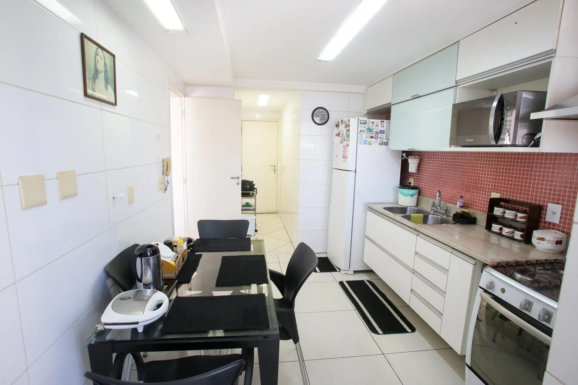 Apartamento mobiliado: 4 quartos, 4 banheiros e 2 vagas — photo 3