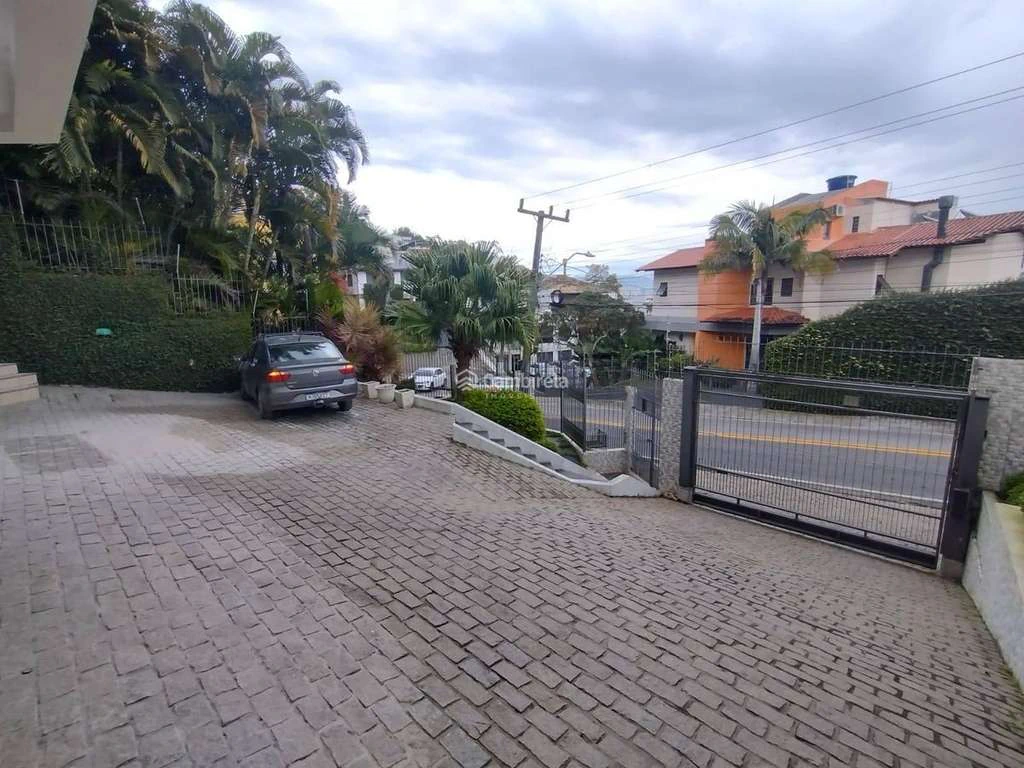 Casa com 4 dormitórios e jardim privativo — photo 4