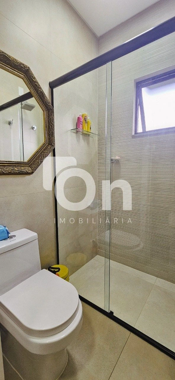 2-bedroom house with a mountain view in Florianópolis — photo 19
