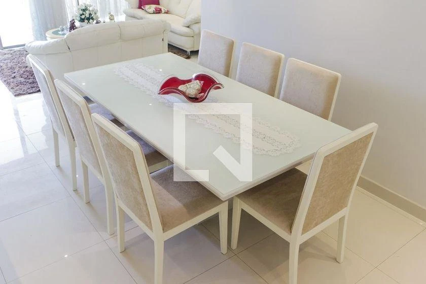 Furnished apartment, 150 m², with a glass-enclosed balcony — photo 4