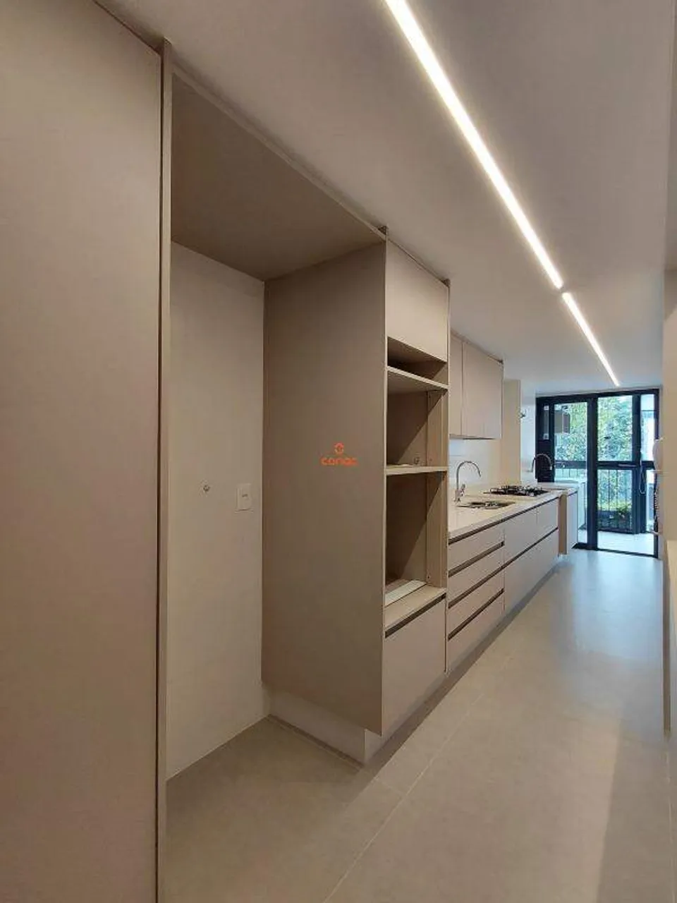 Apartment with 3 bedrooms, 2 bathrooms and enclosed balcony — photo 6