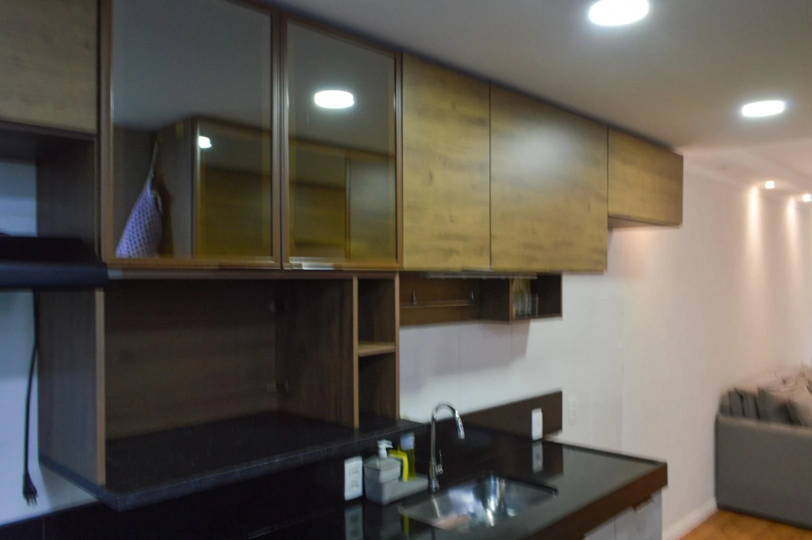 Квартира з 2 спальнями та кухнею відкритого планування — photo 23