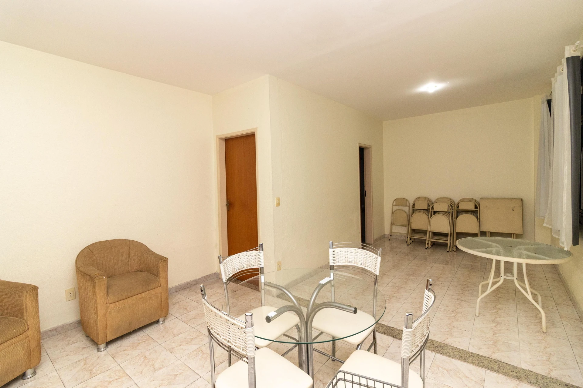 4-bedroom apartment with 2 en-suite bathrooms and garden — photo 67