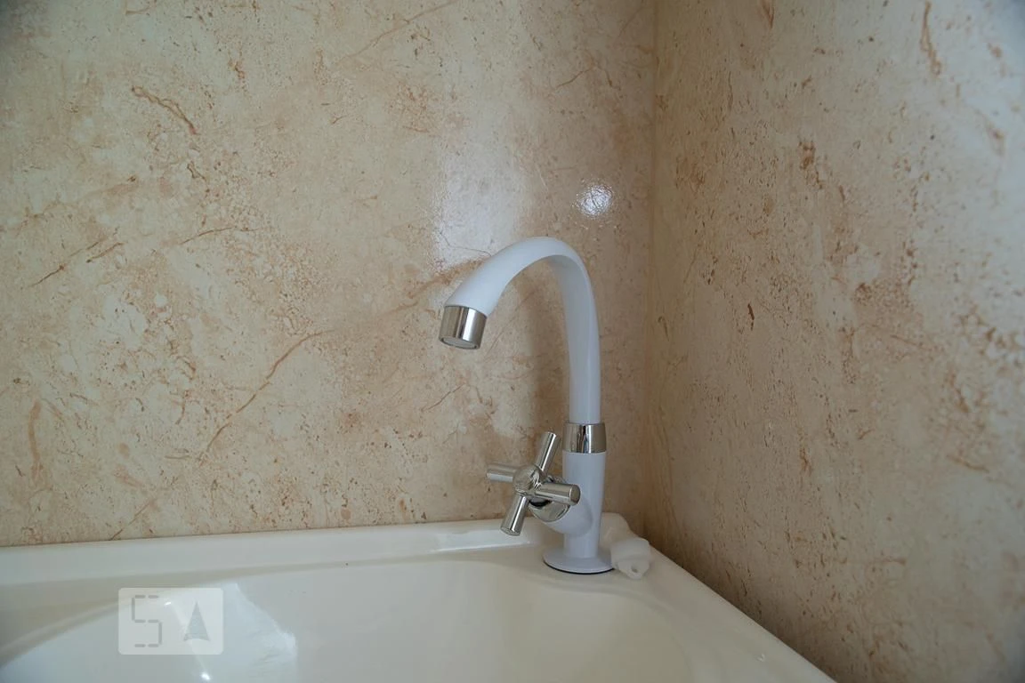 Unfurnished apartment with 2 bedrooms and a balcony — photo 16