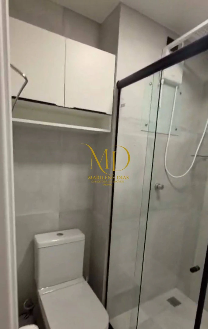 Furnished 1-bedroom apartment with a glass shower — photo 10