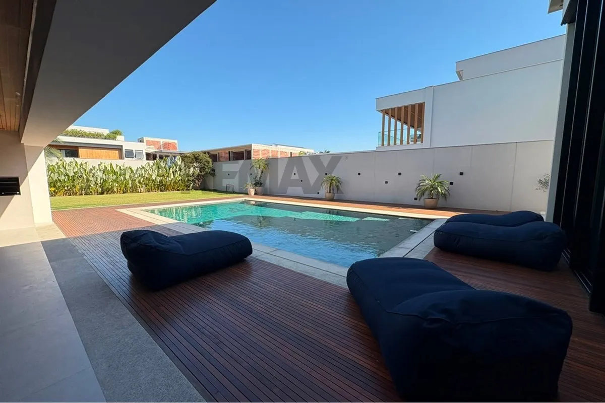 Furnished house with 5 en-suite bedrooms and private BBQ — photo 17