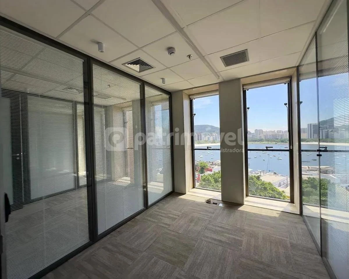 Немеблированная квартира 780 м²: 1 спальня и 6 санузлов — photo 22