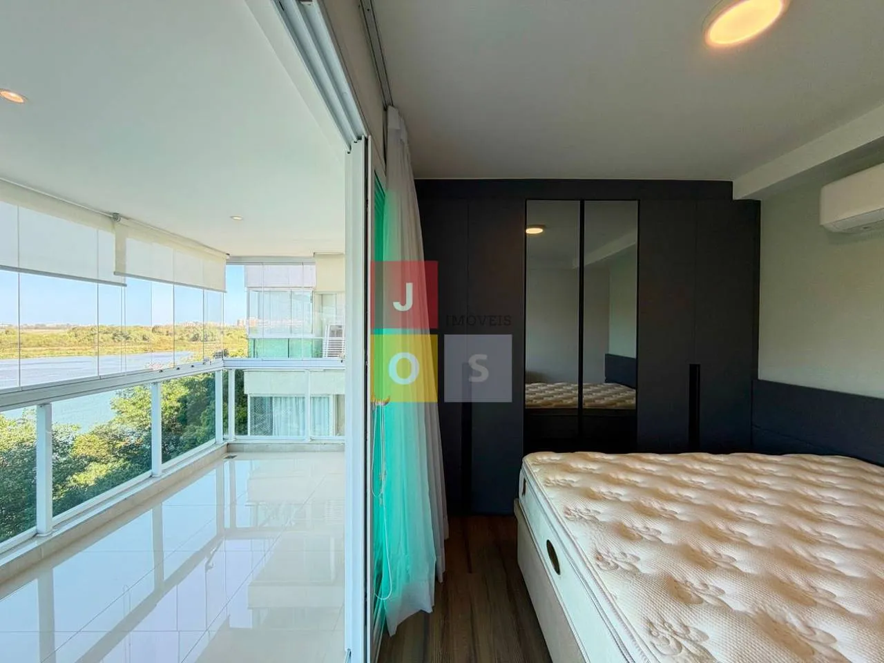 Furnished 4-bedroom suite apartment with 156 m² — photo 115