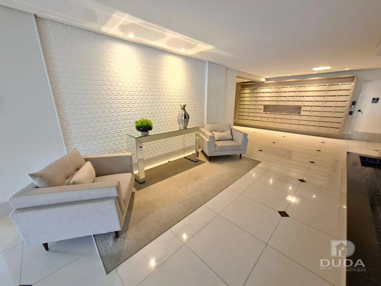 2-bedroom apartment in a building with a gym — photo 11