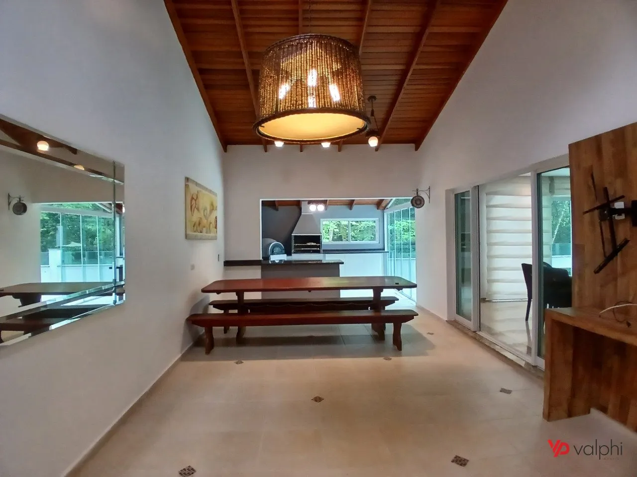 4-bedroom house with a grill on the balcony — photo 30